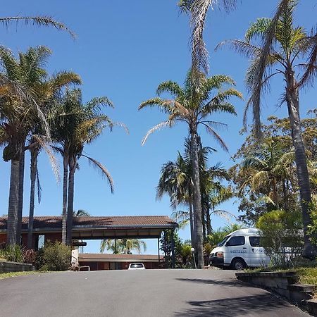 Tabourie Lake Motor Inn Bagian luar foto